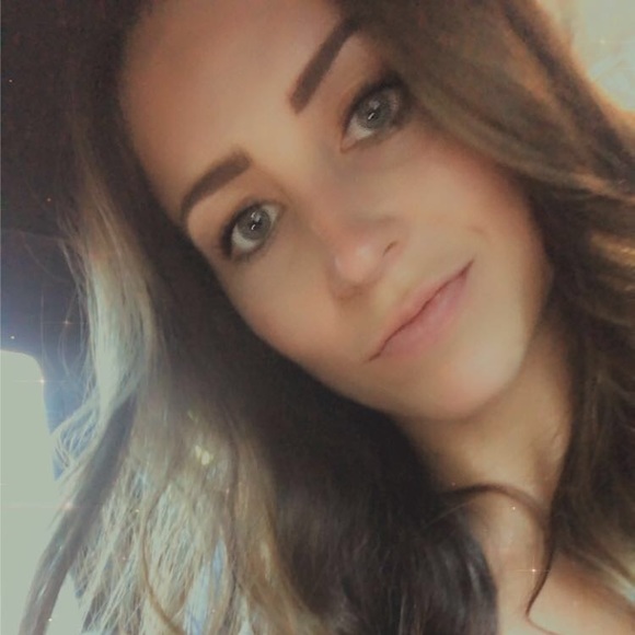 Meet your Posher, Lynsey - Picture 1 of 1